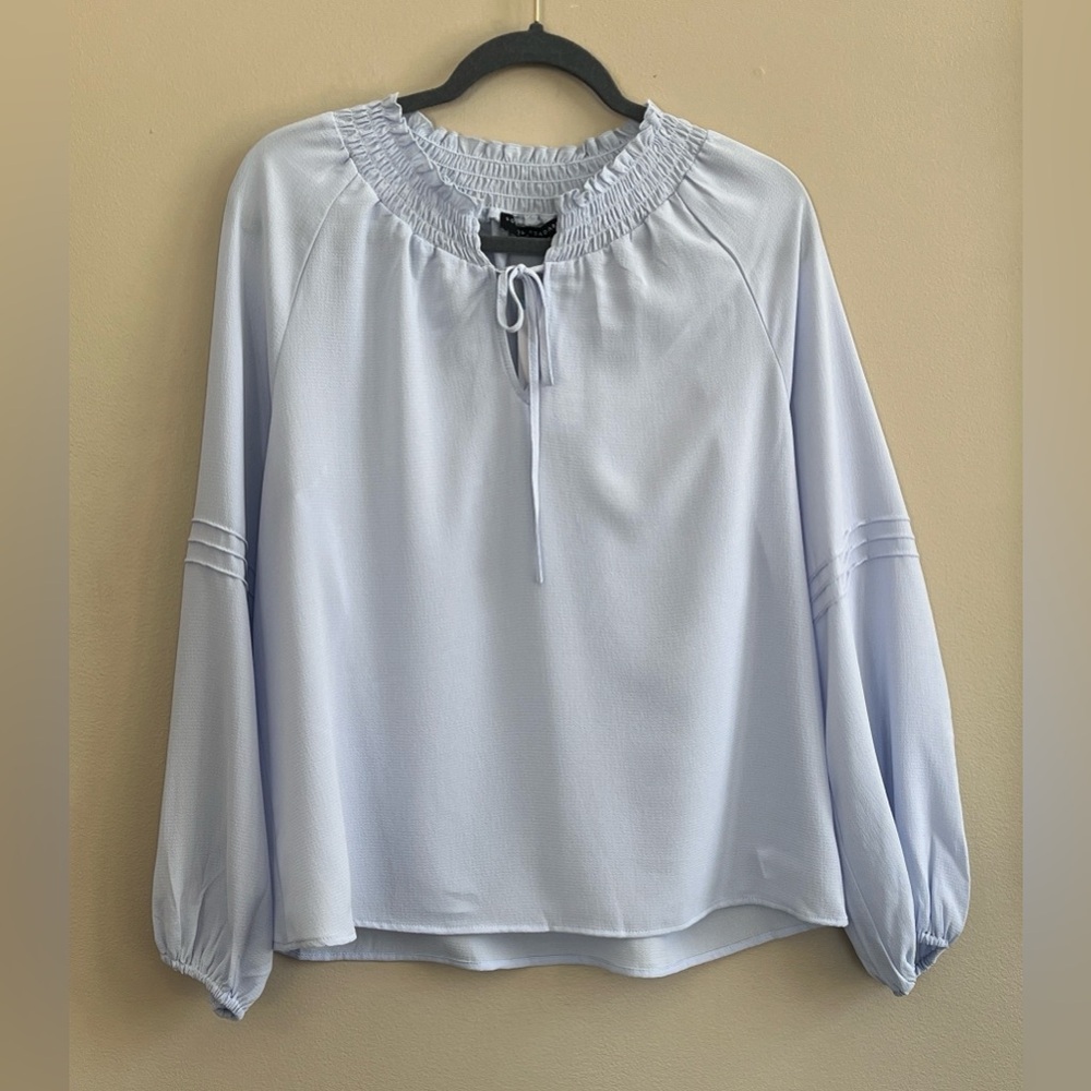 Social Standard by Sanctuary Tallie Peasant baby blue tie blouse size large